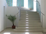 Комплексная уборка торговых и коммерческий помещений лестницы за м2