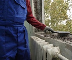 Демонтаж цементнопесчанных откосов с оконных проемов - фото 16438