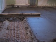 Устройство стяжка полов толщиной до 50мм по маякам